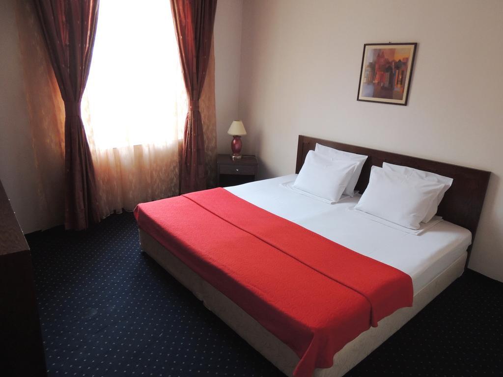 Guest House Solo Σούμεν Δωμάτιο φωτογραφία