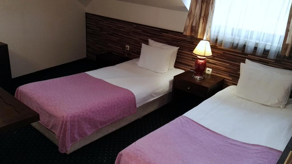 Guest House Solo Σούμεν Εξωτερικό φωτογραφία